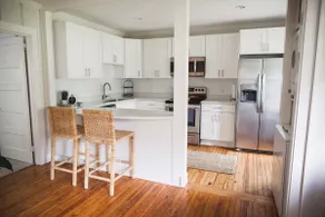 Cozy coastal 1 Bedroom retreat— historic downtown! - Image 2