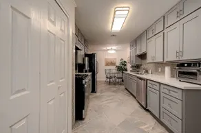 NRG stadium Magnolia duplex - Image 5