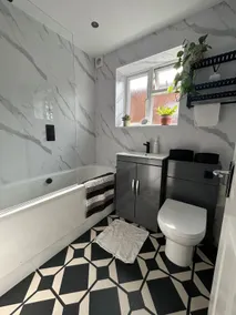 Homely flat in Surrey - Image 5