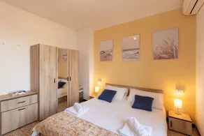 The Penthouse on the Port: Sea View, Terrace, City Center - Image 5