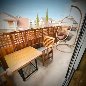 Charming one-bedroom apartment – 2 balconies – view of Puy-de-Dôme - Image 3