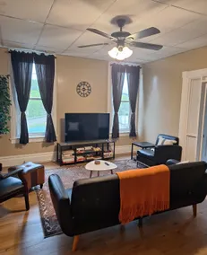 Walkable l 2 Beds - King & Full l Balcony & Air - Image 2