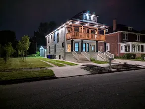 Oasis Collection: Entire Triplex - Image 3