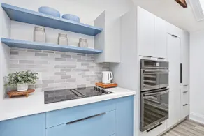 Spacious Apartment in Downtown Collingwood - Image 2