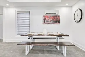 Spacious Apartment in Downtown Collingwood - Image 3
