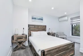 Spacious Apartment in Downtown Collingwood - Image 4