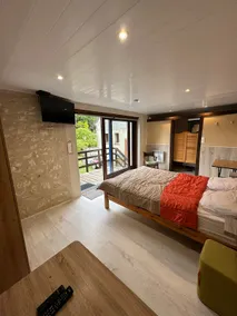 Independent room with shower room - Image 3