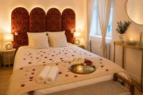 Light bath and cinema • Suite Meraki - Image 3