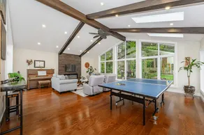 Large house with games sunroom - Image 5