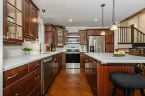 Large house with games sunroom - Image 3