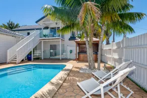 The Palms Beachside Retreat - Image 2