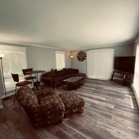 Quiet 12-Acre Country Home | Ideal Long Stays - Image 2