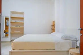 Bright two-room apartment in the city center - Image 2