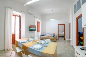Bright two-room apartment in the city center - Image 3