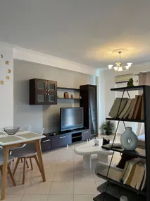 Blue Breeze Two Bedroom Apartament - Image 3