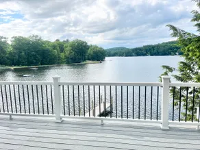 Rustic cottage on Sawyer Lake - Image 3