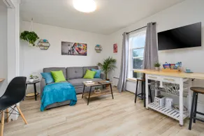 Eagles nest one bedroom walk to harbour front - Image 5