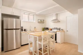 Free Parking & public swimming pool. 2Br Bachelor - Image 2