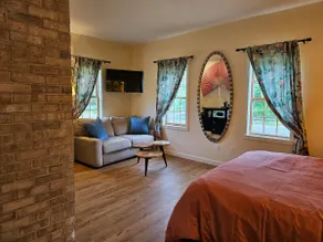 Powder Forest Guest House Room 5 - Image 4