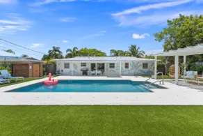 Downtown Stuarts Blue Palm Villa - Image 2
