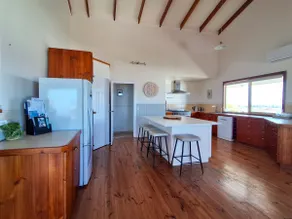 Spacious 4BR | Ocean Views | Family & Work Stays - Image 2