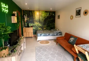 Jungle-themed studio - Image 4