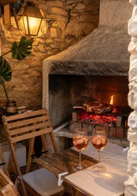 Charming house in the heart of the village & private patio - Image 3