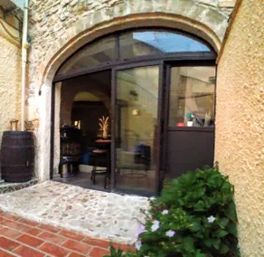 Charming house in the heart of the village & private patio - Image 5
