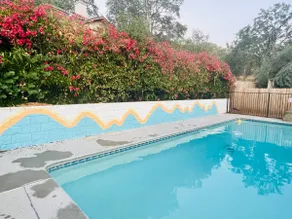 Hot tub+pool+Game room+fire pit+EV charging - Image 4