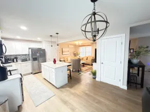 Private 3br & basement 3bth near Trail golf & Lake - Image 2