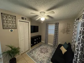 Cozy Suite - Your Tampa Retreat - Image 2