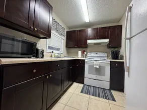 Cozy Suite - Your Tampa Retreat - Image 3