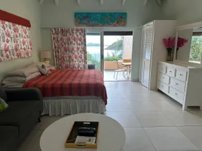 Ocean breeze & views - studio - Image 5