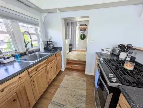 Bay Edge Cottage - Image 4