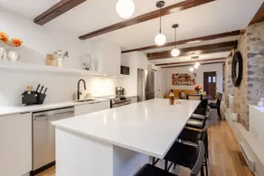 Beautiful Loft in the heart of Old Port of Montreal - Image 3