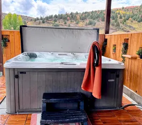 Private River Float~River&Mtn Views~3 King Suites - Image 5
