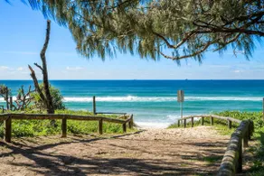 Surfside Buddina Beachfront 3bed Apt - Direct Beach Access - Image 3