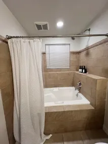 The Luxe Lower Loft - Image 5