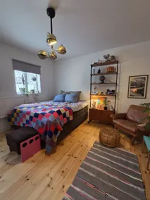 Peaceful vintage spiritual studio - Image 4