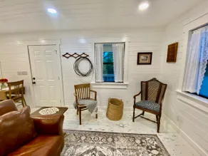 Little White Barn - Private 20 Acre Escape w/ Pond - Image 5