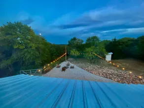 Little White Barn - Private 20 Acre Escape w/ Pond - Image 4