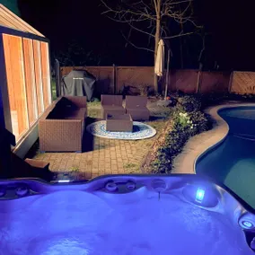 Riverside Retreat with Sauna & Hot Tub in Elora - Image 4