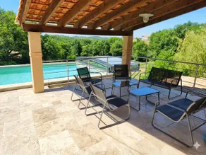 Heated pool • Jacuzzi • Pinball machine • Foosball - Image 3