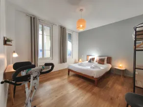 Les Halles neighborhood - Quiet apartment - balcony - Image 3