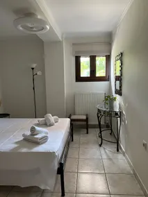 Cozy Garden House - Image 3