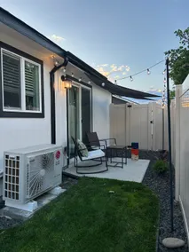 Cozy Guest House- Private driveway and entry - Image 5