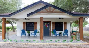 Charming home 3 min to outlets - Image 2