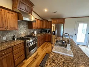 Summit House on 17 acres near Buffalo River - Image 3