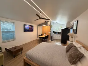San Marco/Downtown Modern Suite - Image 2
