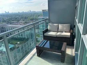 Lakeview Luxury Condo Suite - Image 4